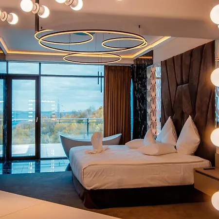 Wonderland Cluj 4*